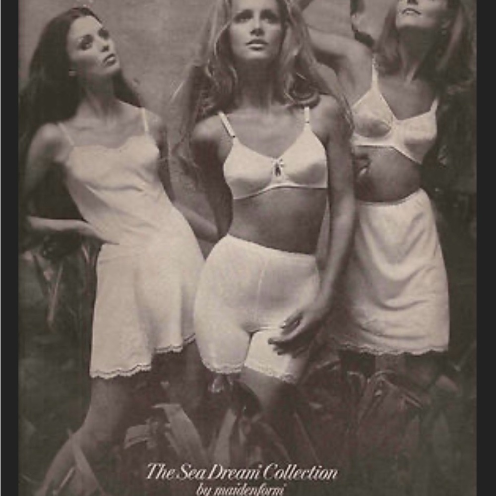 Maidenform Pillow Tag Sea Dream Light Blue Slip with White Lace NWT